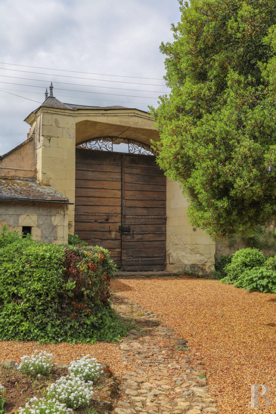 Dans les Deux-Sèvres, à Saint-Jean-de-Thouars, une maison de famille du 19e siècle bordée d’un parc - photo  n°4
